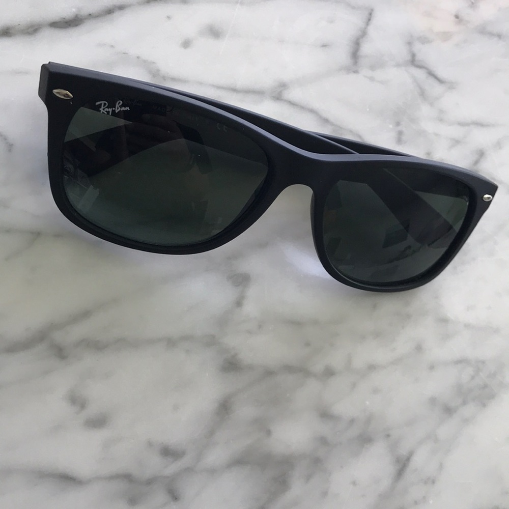 Ray-Ban Wayfarer Sunglasses (NEW) - Polycarbonate - Picture 4 of 9